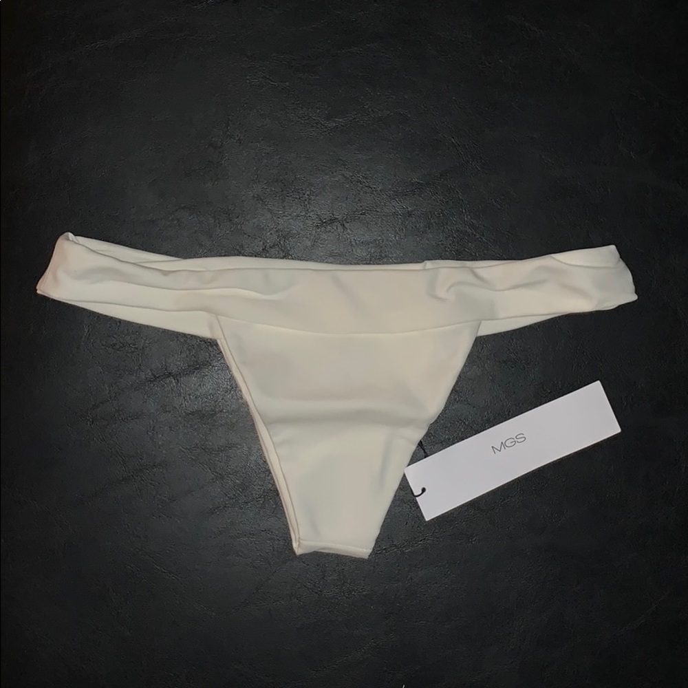 Cheeky Bottoms ❤️